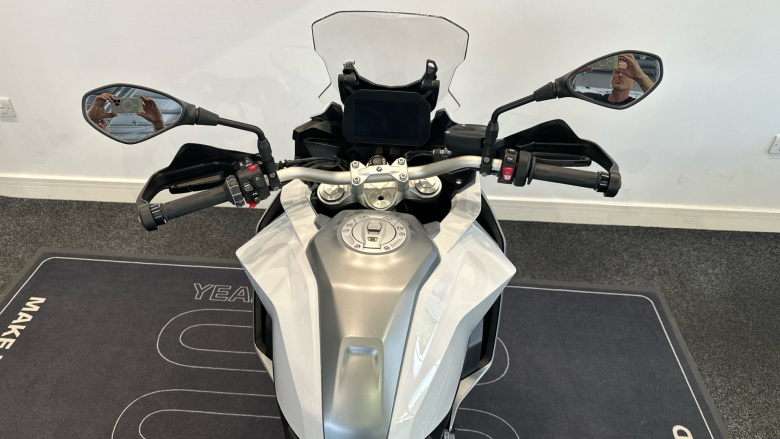 BMW F900 XR